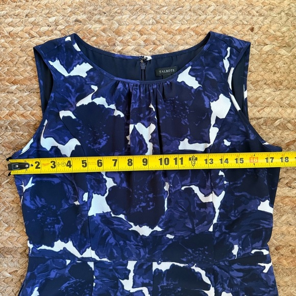 Talbots Size 8 Blue & White Floral Fit & Flare Dress - Picture 4 of 8